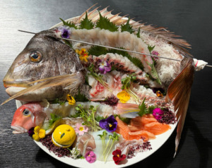 【お祝いの花形】～巨大魚の姿造り～お値段時価